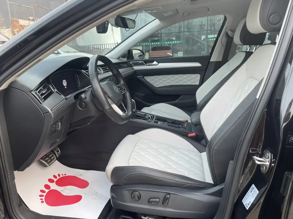 Volkswagen Magotan Magotan 2023 2 million commemorative edition 330TSI DSG luxury model 2023 — миниатюра 4