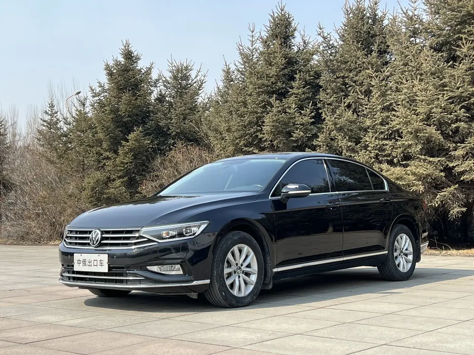 Volkswagen Magotan Magotan 2020 280TSI DSG Comfort Edition 2022 — фото 1, купить с доставкой в Москву