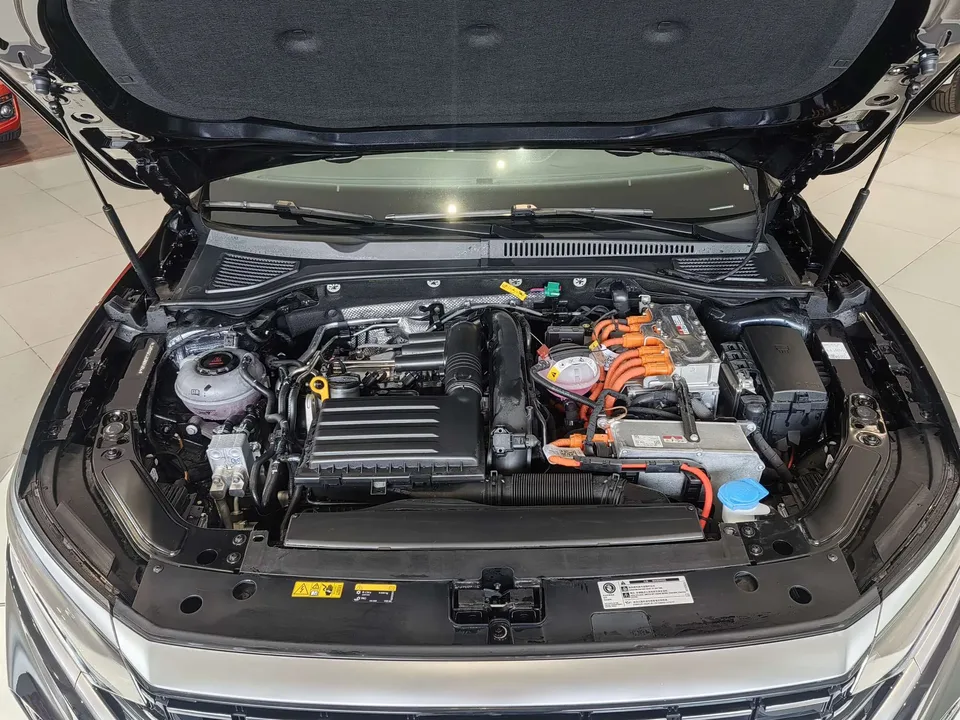 Volkswagen Passat PHEV Passat PHEV 2025 430PHEV Hybrid Business Edition 2026 — миниатюра 3