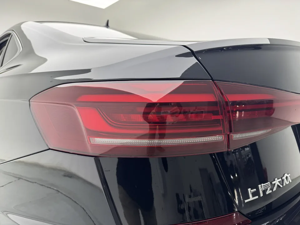 Volkswagen Passat facelift 330TSI Star Elite Edition 2023 — миниатюра 4