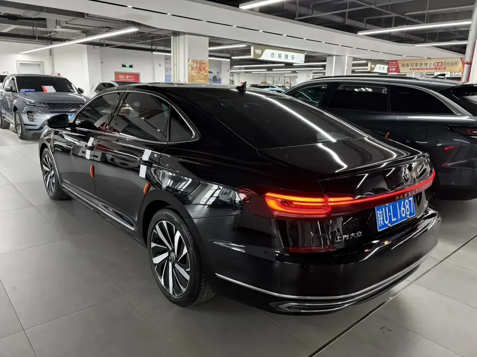 Volkswagen Passat Passat 2023 330TSI Elite Edition 2023 — миниатюра 4