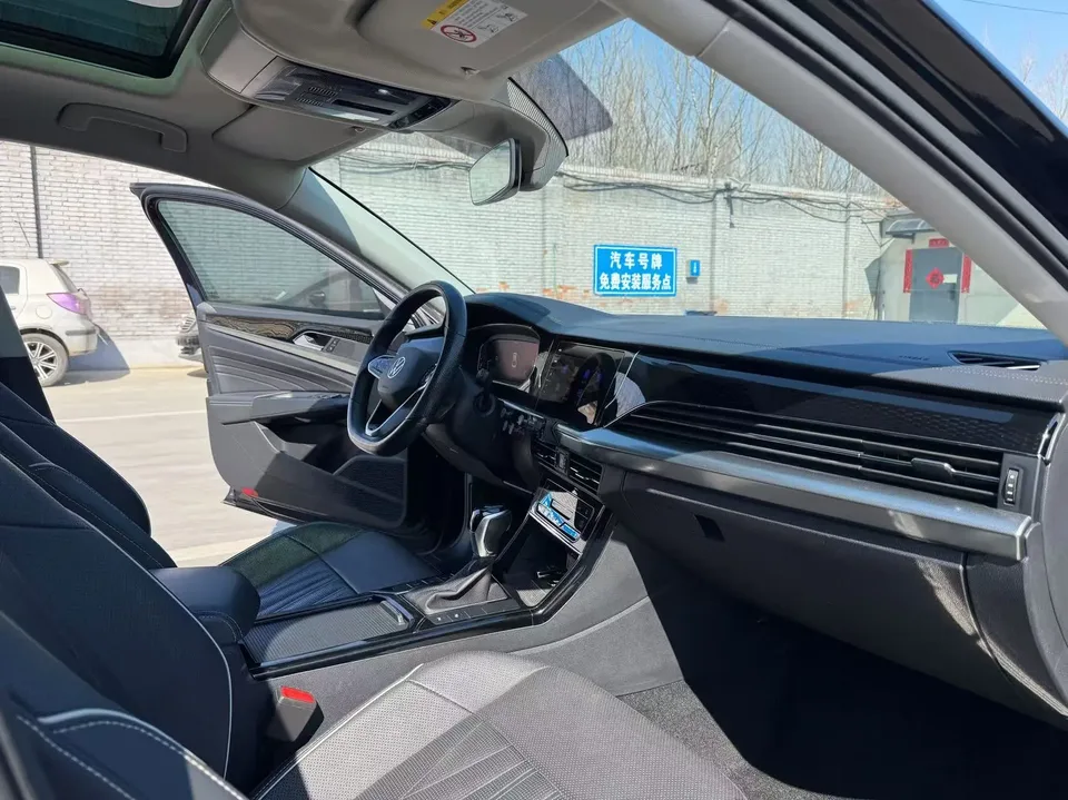 Volkswagen Passat Passat 2022 330TSI Starry Sky Deluxe Edition 2022 — миниатюра 2