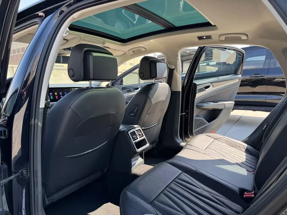 Volkswagen Passat Passat 2022 330TSI Starry Sky Deluxe Edition 2022 — миниатюра 3