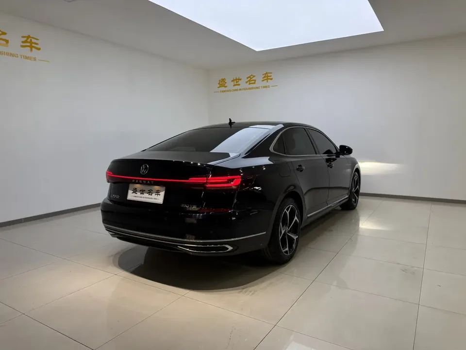 Volkswagen Passat facelift 330TSI Elite Edition 2023 — миниатюра 2