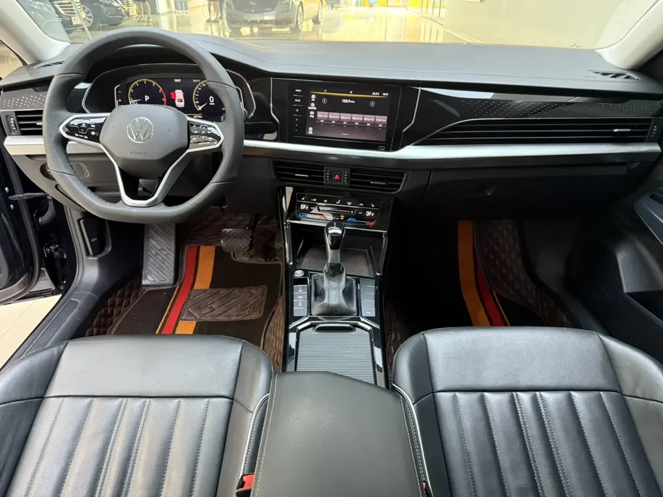 Volkswagen Passat facelift 330TSI Elite Edition 2023 — миниатюра 3