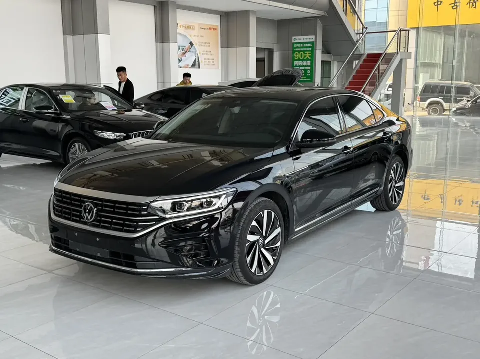 Volkswagen Passat 2024