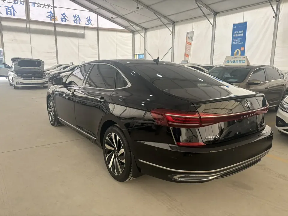 Volkswagen Passat Passat 2023 330TSI Deluxe Edition 2024 — миниатюра 2