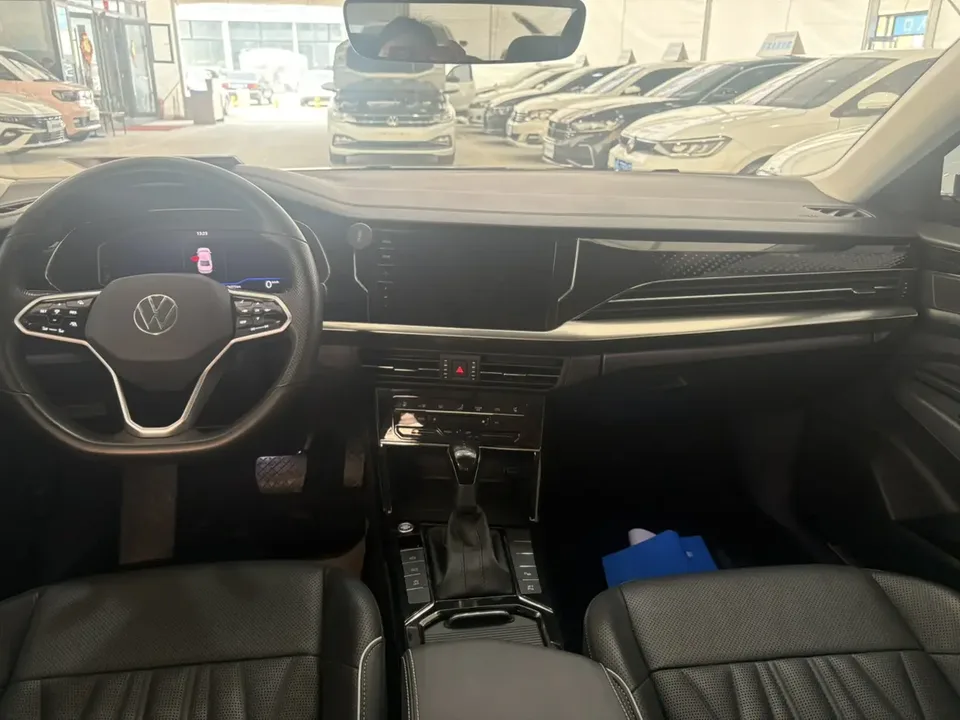 Volkswagen Passat Passat 2023 330TSI Deluxe Edition 2024 — миниатюра 3