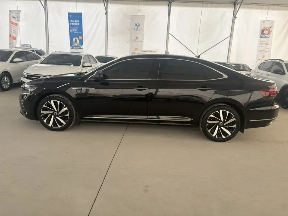 Volkswagen Passat Passat 2023 330TSI Deluxe Edition 2024 — миниатюра 4
