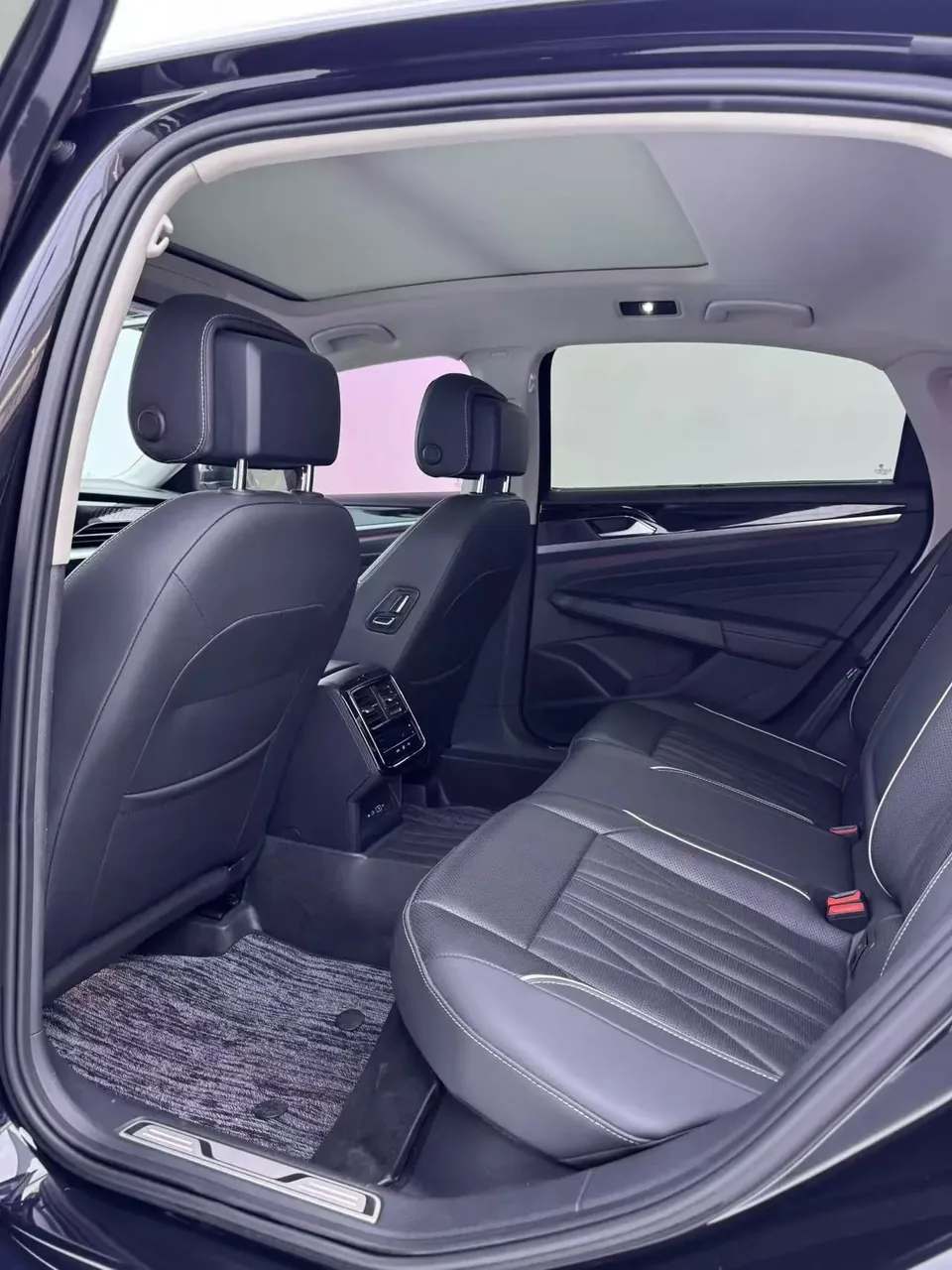 Volkswagen Passat Passat 2022 380TSI Deluxe Edition 2022 — миниатюра 3