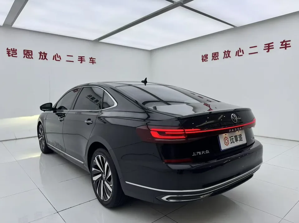 Volkswagen Passat Passat 2022 380TSI Deluxe Edition 2022 — миниатюра 4