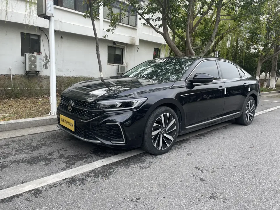 Volkswagen Passat 2022