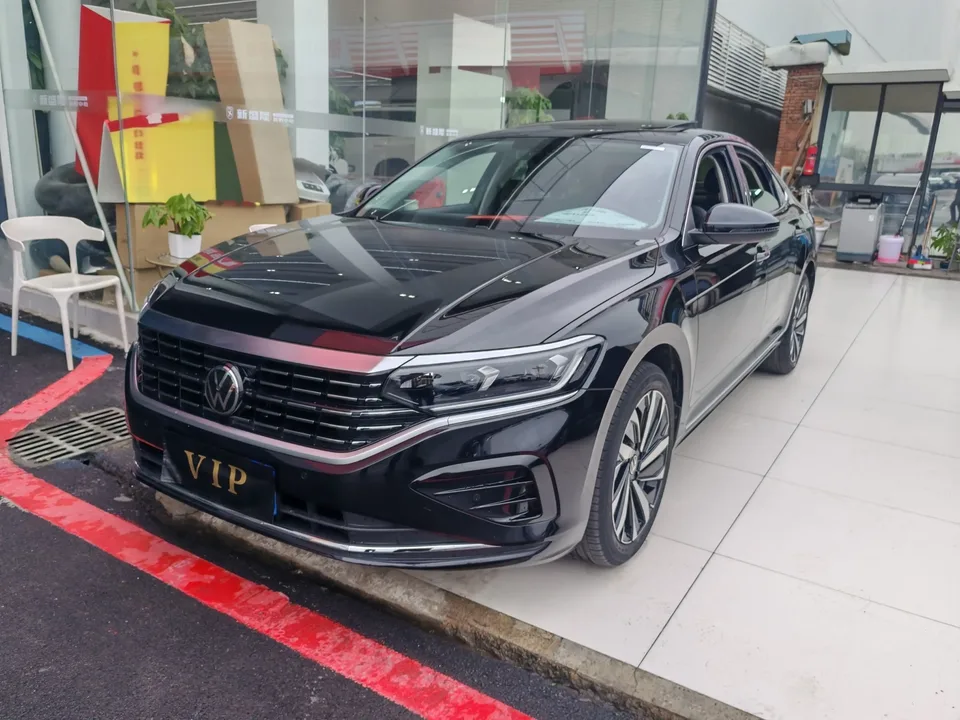 Volkswagen Passat 2023