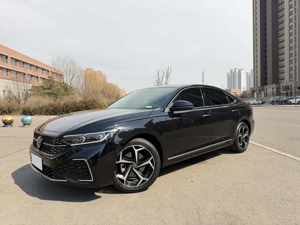 Volkswagen Passat 2024