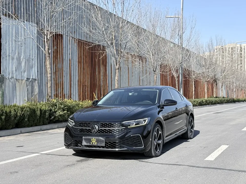 Volkswagen Passat 2024