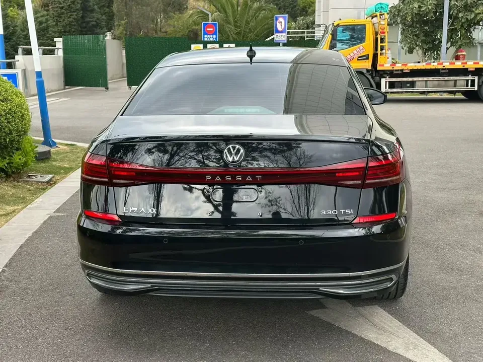 Volkswagen Passat Passat 2022 330TSI Elite Edition 2023 — миниатюра 2