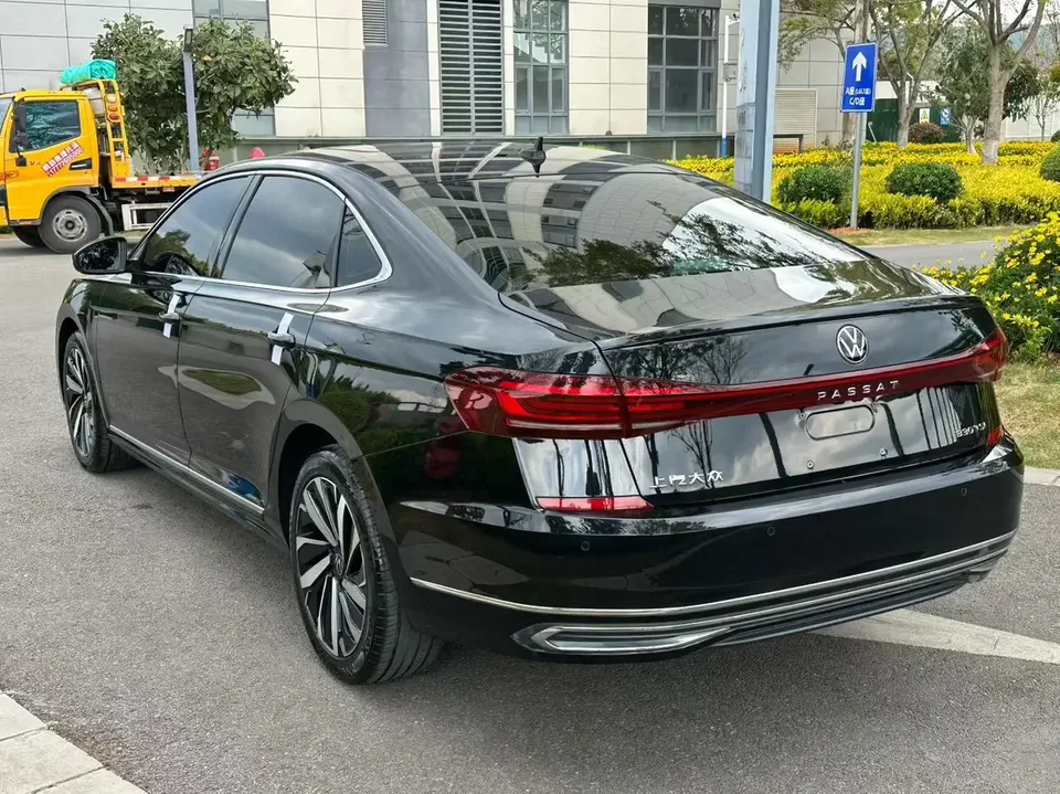 Volkswagen Passat Passat 2022 330TSI Elite Edition 2023 — миниатюра 4