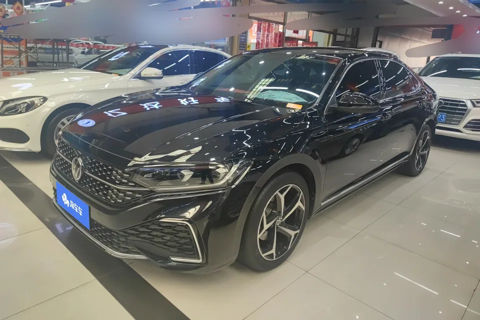 Volkswagen Passat 2023