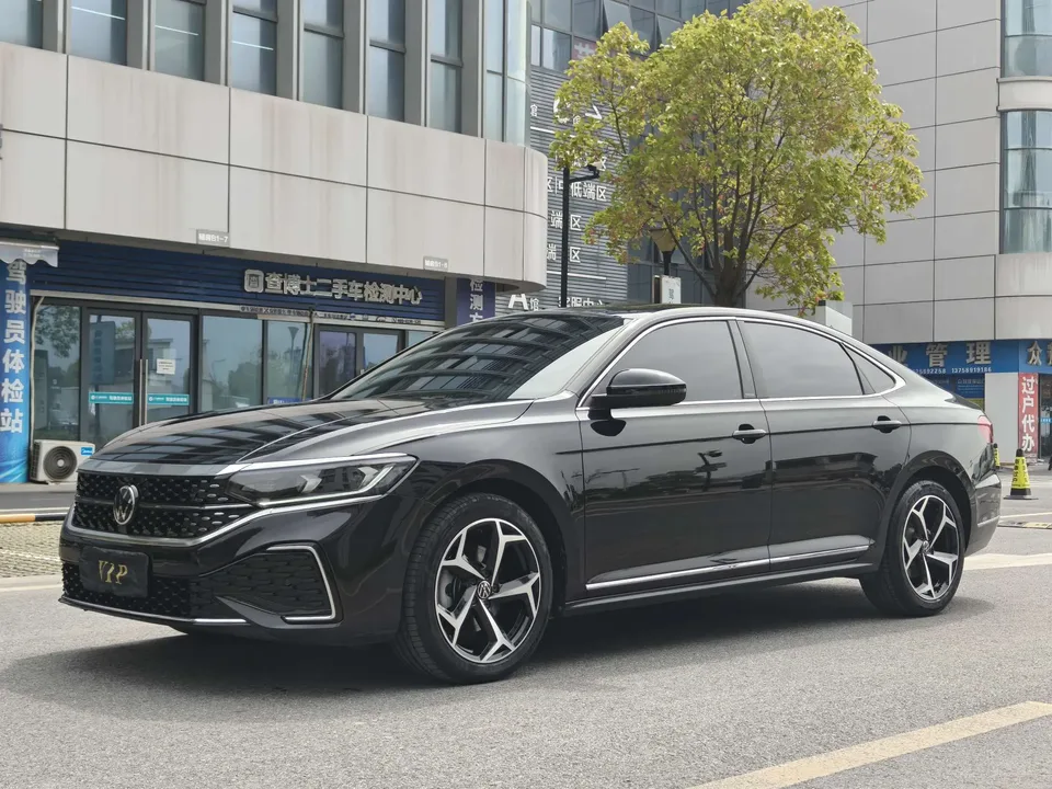 Volkswagen Passat 2024