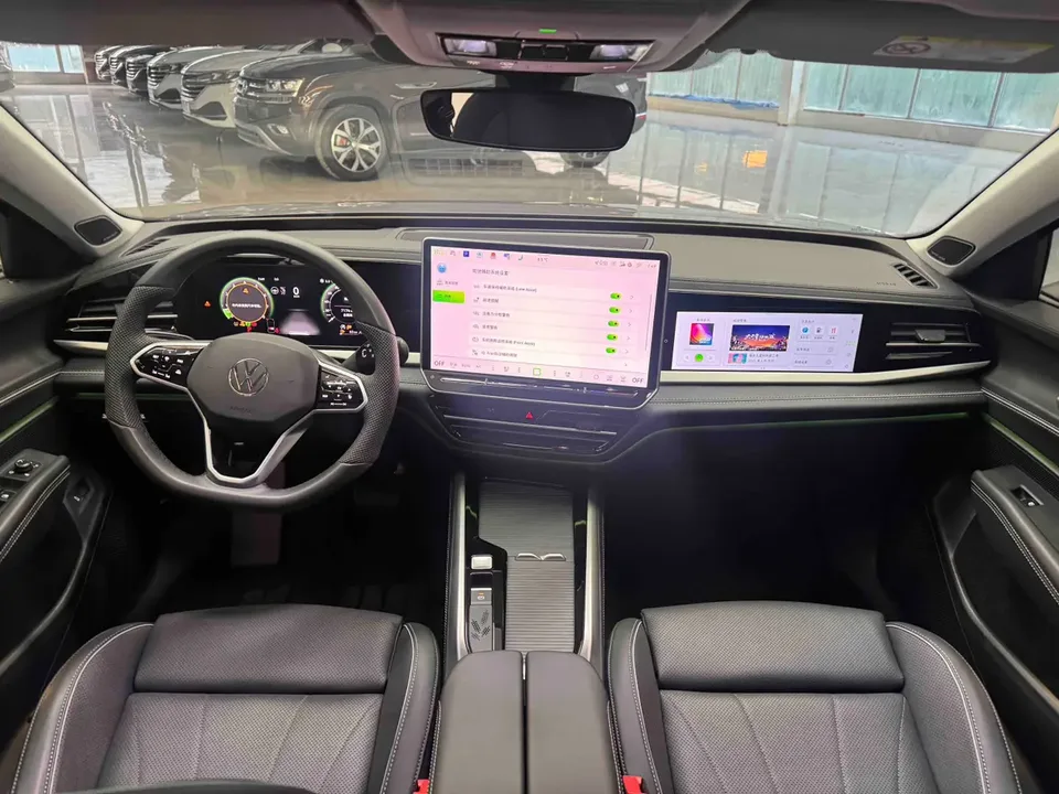 Volkswagen Passat Passat 2025 PRO 380TSI Dragon Edition 2024 — миниатюра 4