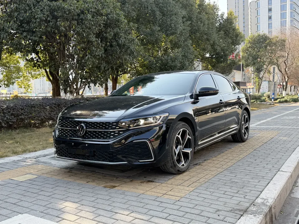 Volkswagen Passat 2025