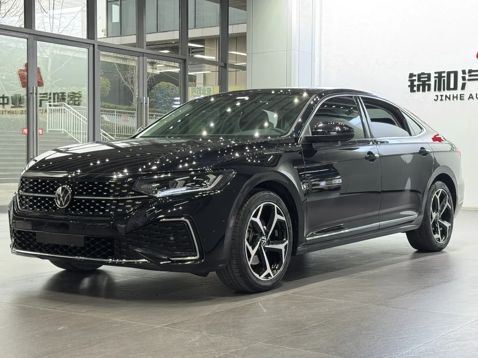 Volkswagen Passat 2024
