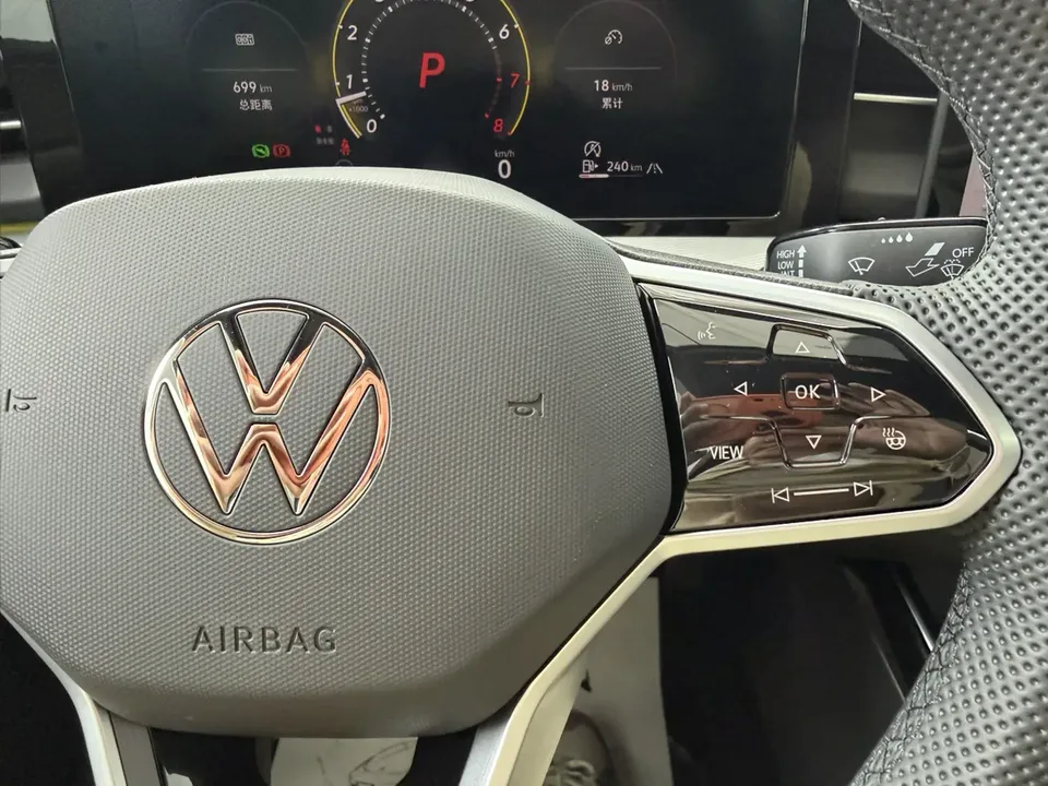 Volkswagen Lamando 2026 Lingdu Lingdu L GTS 380TSI DSG Lingfeng Millionth Anniversary Edition 2025 — миниатюра 4