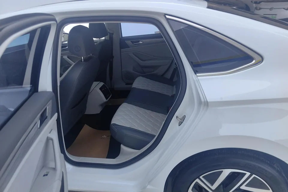 Volkswagen Sagitar 2023 Sagitar 300TSI DSG Beyond Edition 2023 — миниатюра 4