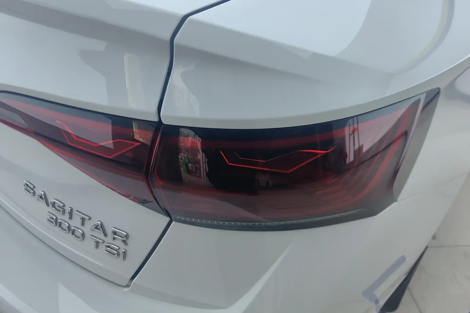 Volkswagen Sagitar 2023 Sagitar 300TSI DSG Beyond Edition 2023 — миниатюра 5