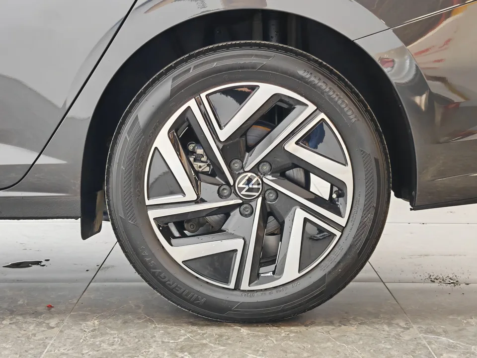 Volkswagen Sagitar Sagitar 300TSI DSG Beyond Edition 2024 — миниатюра 3