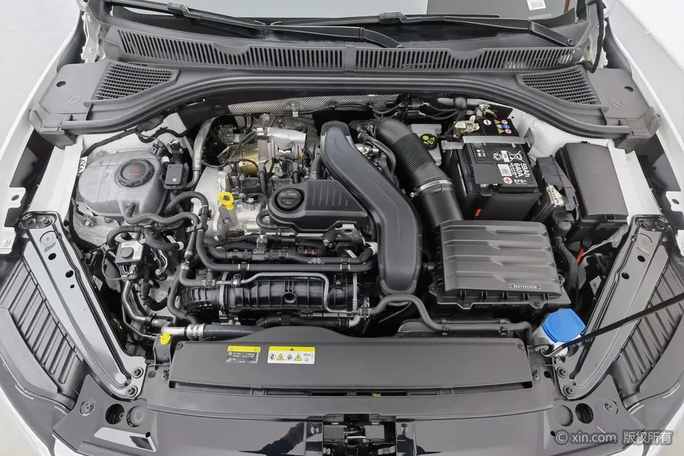 Volkswagen Sagitar 2025 Sagitar 300TSI DSG Beyond Edition 2025 — миниатюра 2