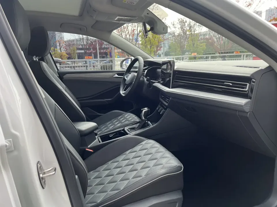 Volkswagen Sagitar 2023 Sagitar 300TSI DSG Beyond Edition 2023 — миниатюра 3