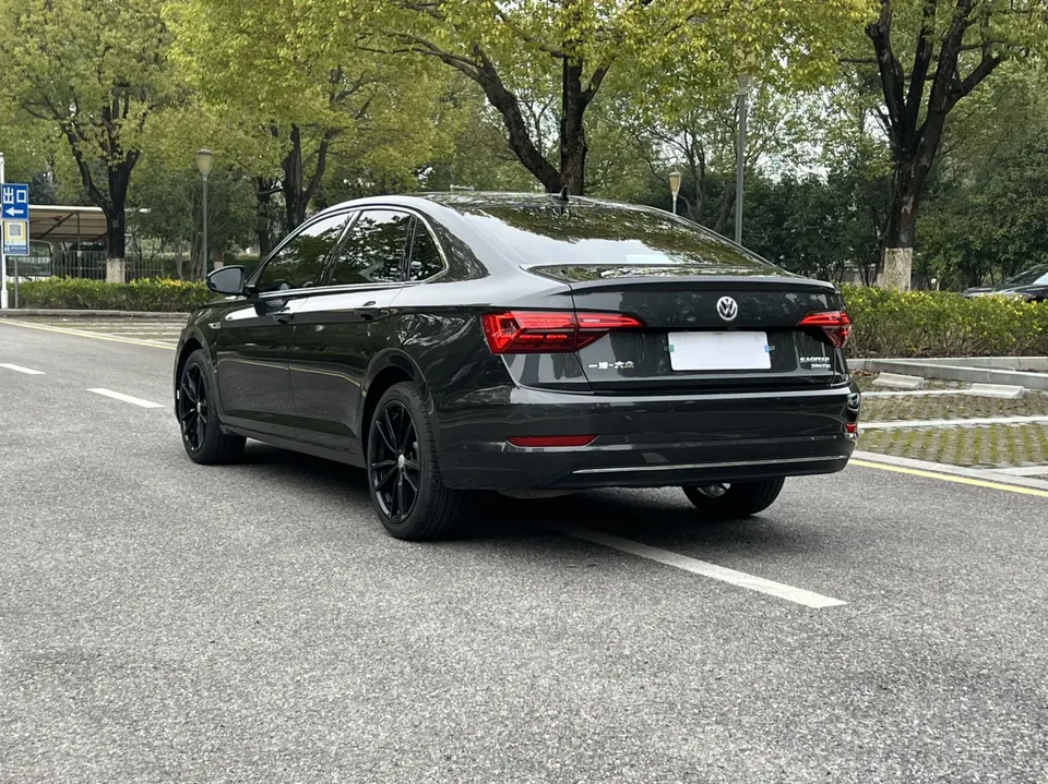 Volkswagen Sagitar 2022