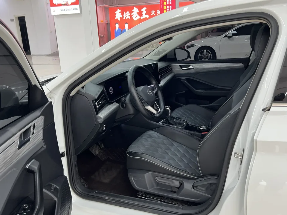 Volkswagen Sagitar 2023 Sagitar 300TSI DSG Beyond Edition 2023 — миниатюра 4