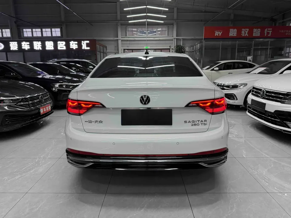 Volkswagen Sagitar 2023 Sagitar 280TSI DSG Beyond Edition Plus 2022 — миниатюра 2