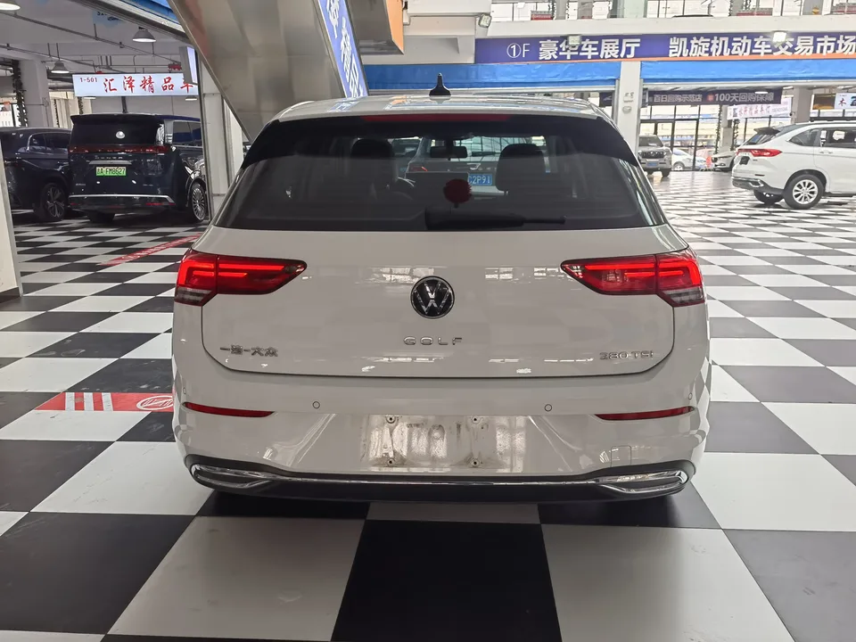 Volkswagen Golf 280TSI DSG Pro Enjoy Edition 2024 — миниатюра 2
