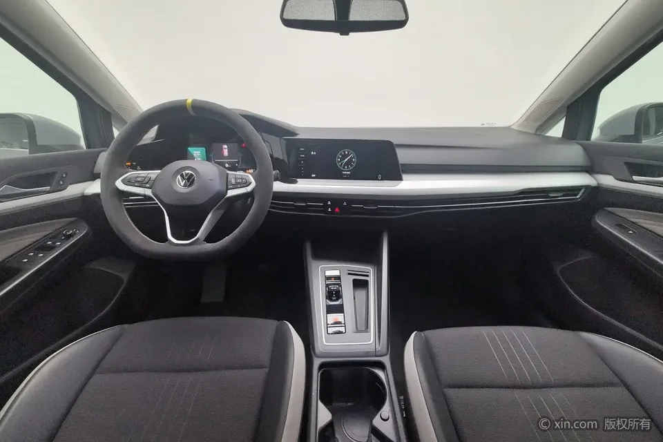 Volkswagen Golf facelift 280TSI DSG Pro 2023 — миниатюра 4
