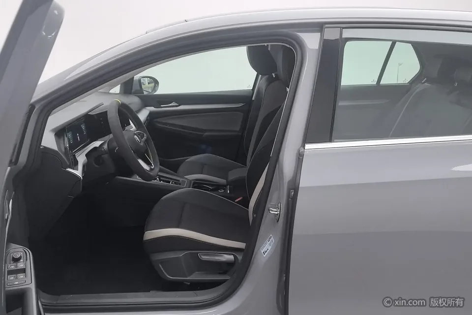 Volkswagen Golf facelift 280TSI DSG Pro 2023 — миниатюра 5