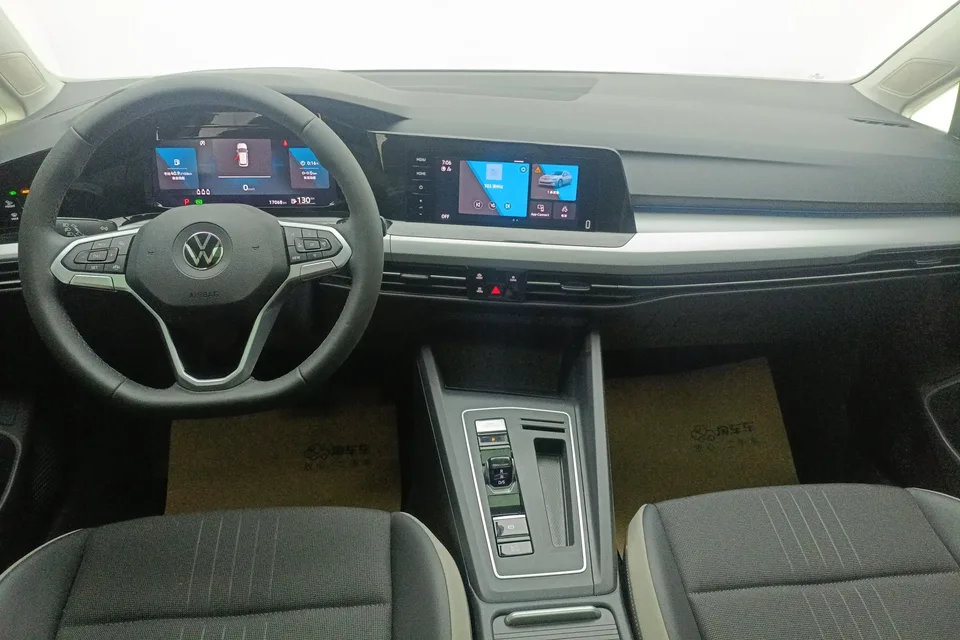 Volkswagen Golf facelift 280TSI DSG Pro 2024 — миниатюра 4
