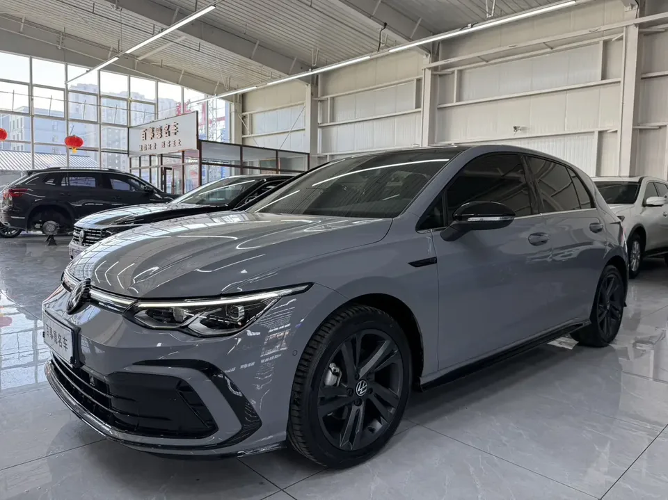 Volkswagen Golf Golf 2023 280TSI DSG R-Line Lite 2023 — фото 1, купить с доставкой в Москву