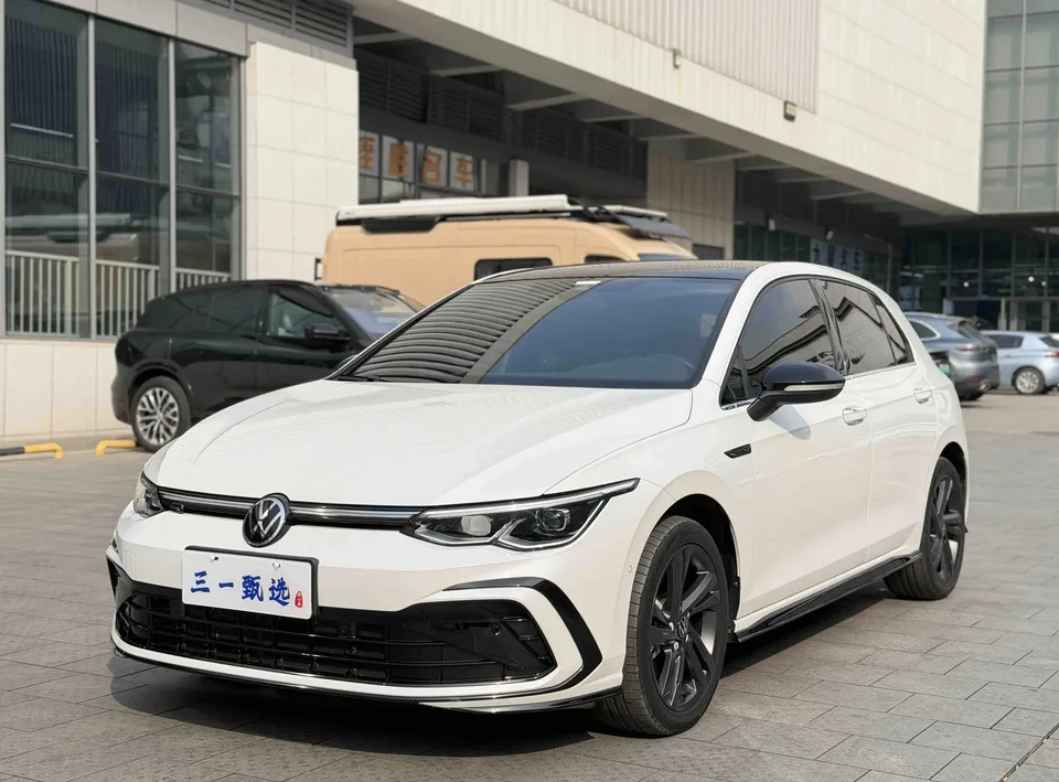 Volkswagen Golf Golf 2021 280TSI DSG R-Line 2022 — фото 1, купить с доставкой в Москву