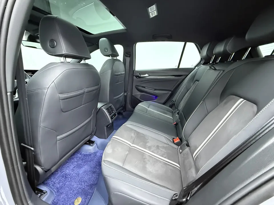 Volkswagen Golf Golf 2023 280TSI DSG R-Line 2024 — миниатюра 5