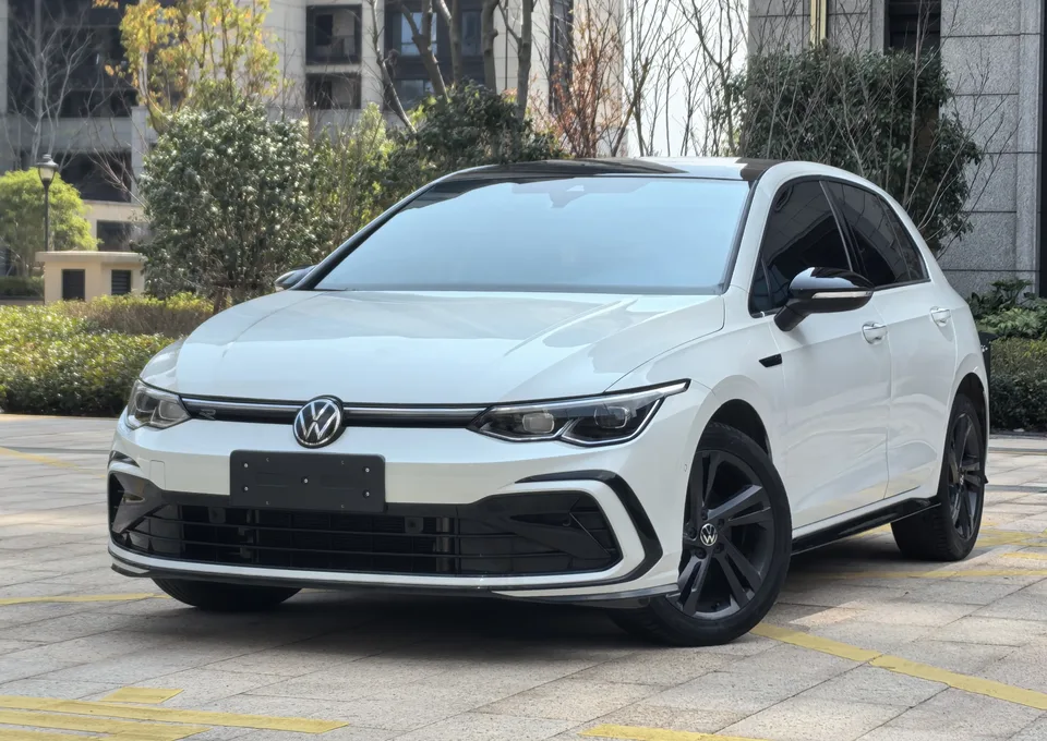 Volkswagen Golf golf 2023 280TSI DSG R-Line 2024 — photo 1, buy with delivery to Moscow