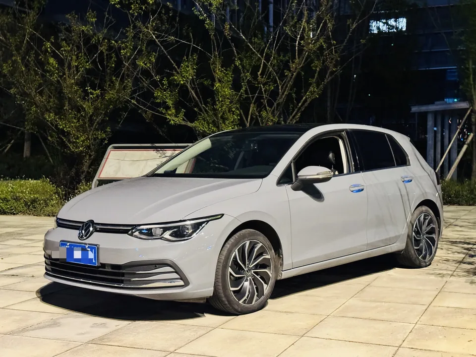 Volkswagen Golf golf 2021 280TSI DSG Pro 2022 — photo 1, buy with delivery to Moscow