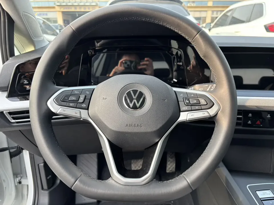 Volkswagen Golf facelift 280TSI DSG Pro 2023 — миниатюра 3
