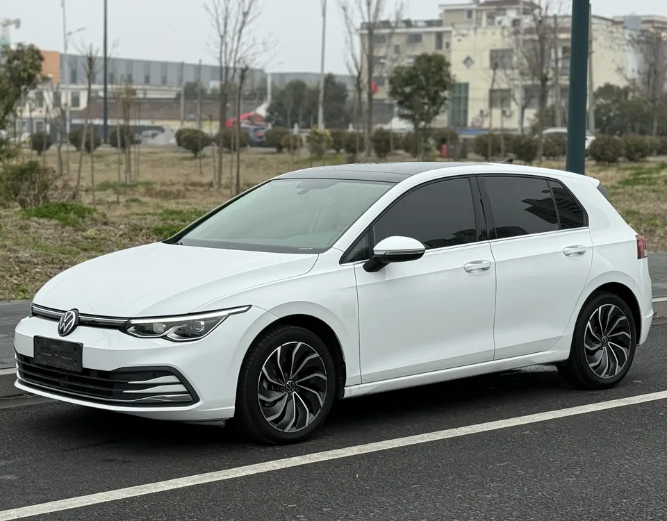 Volkswagen Golf golf 2021 280TSI DSG Pro First Edition 2022 — photo 1, buy with delivery to Moscow