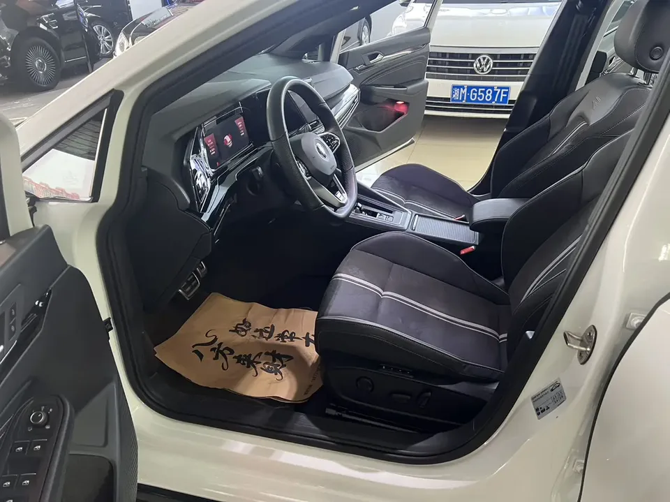 Volkswagen Golf Golf 2023 280TSI DSG R-Line Lite 2023 — миниатюра 3