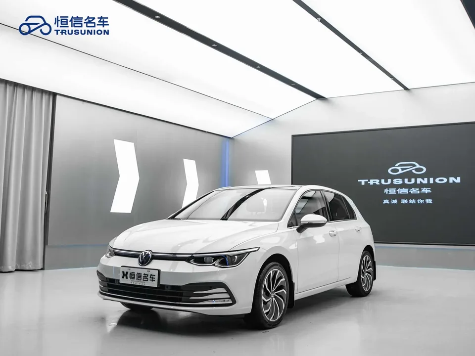 Volkswagen Golf Golf 2023 280TSI DSG Pro 2023 — фото 1, купить с доставкой в Москву