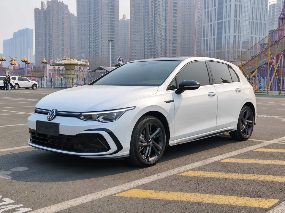 Volkswagen Golf Golf 2021 280TSI DSG R-Line 2022 — фото 1, купить с доставкой в Москву