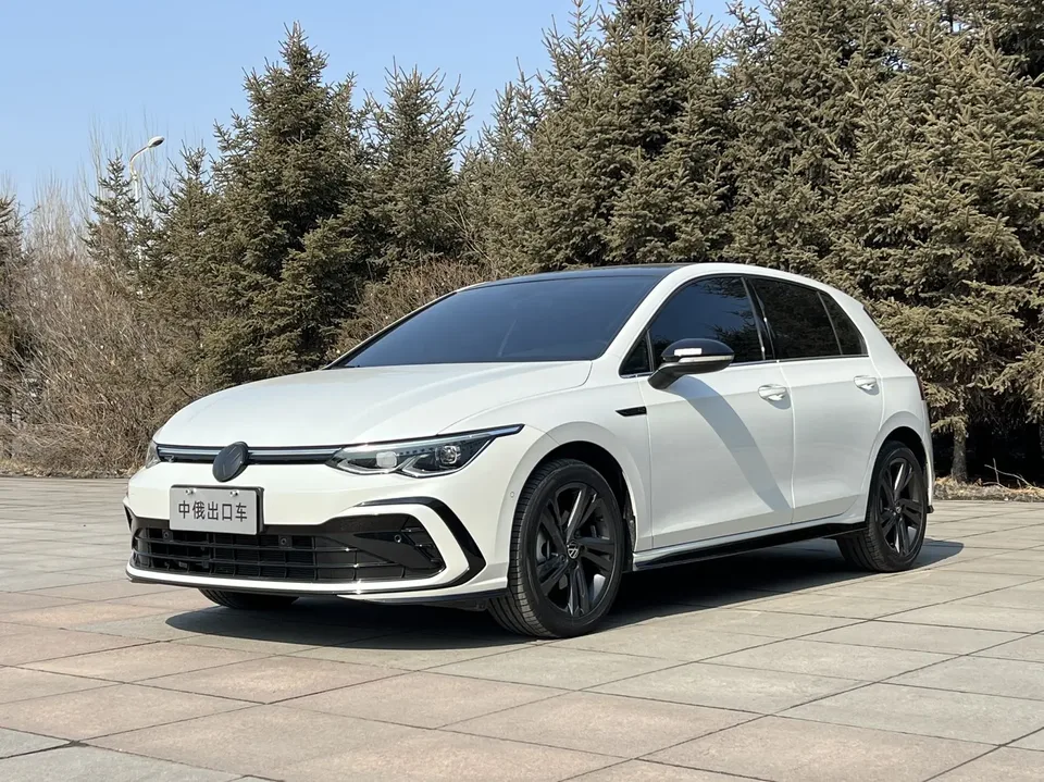 Volkswagen Golf Golf 2023 280TSI DSG R-Line 2022 — фото 1, купить с доставкой в Москву